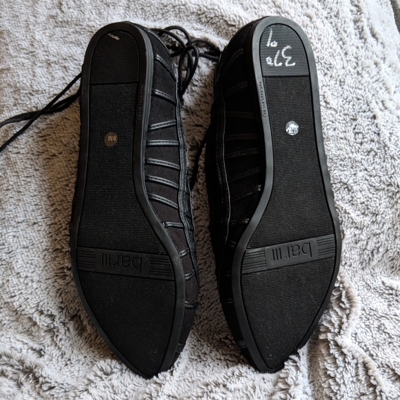 NWOT vegan leather + mesh lace up flats - Picture 3 of 4